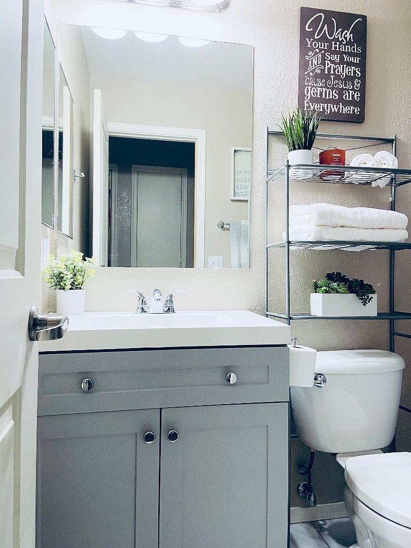 Hallway bathroom 