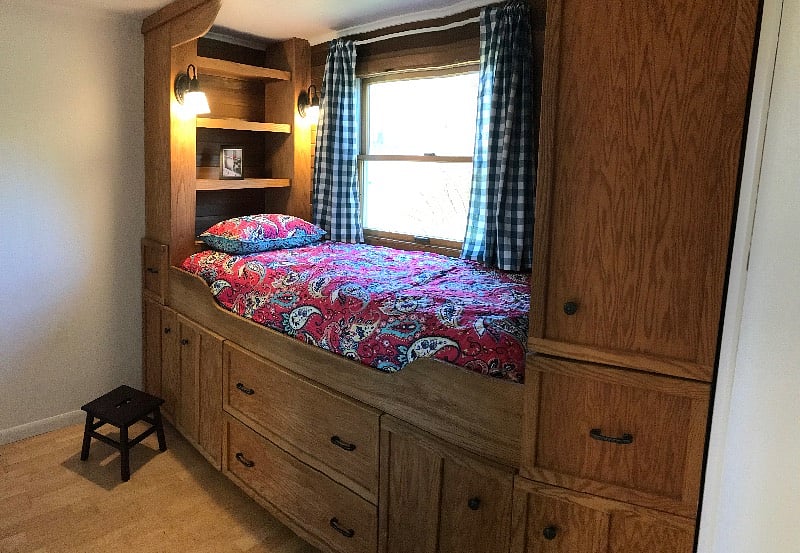 2nd bedroom