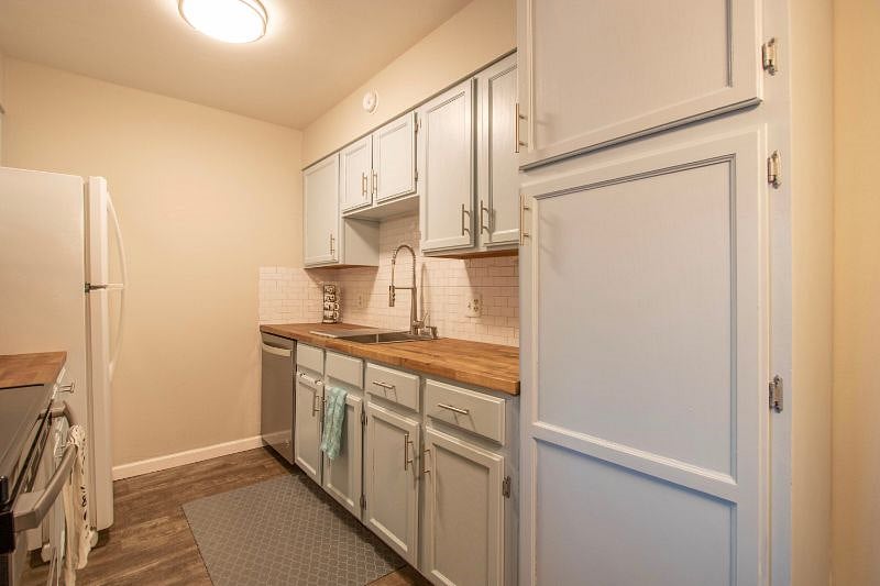 Furnished Finder property 354615_1 photo 4