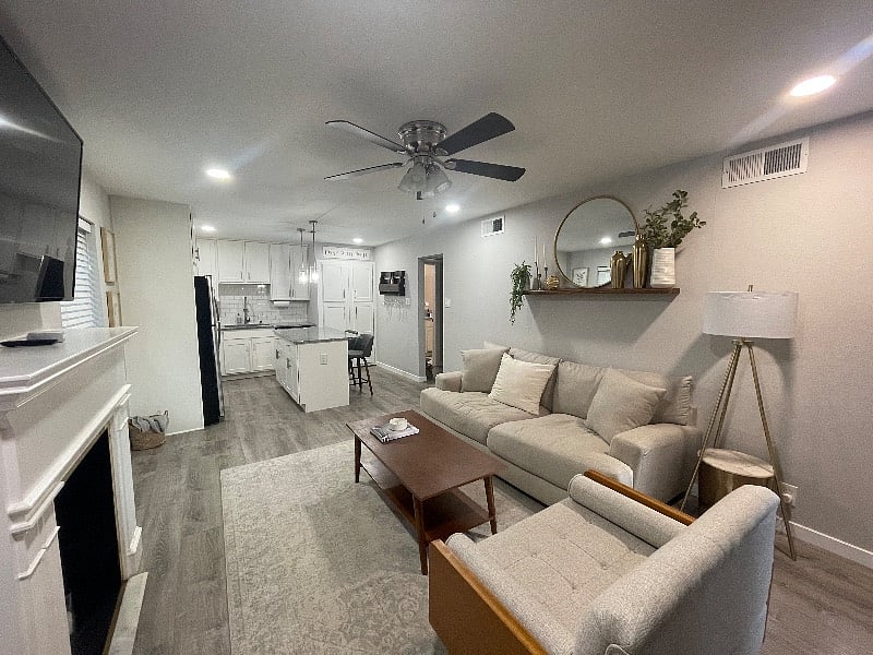 Living room & Kitchen