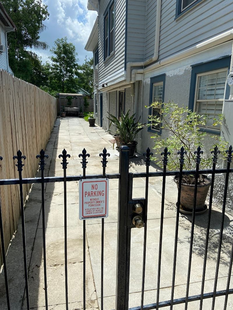 Gated access to lower Unit B