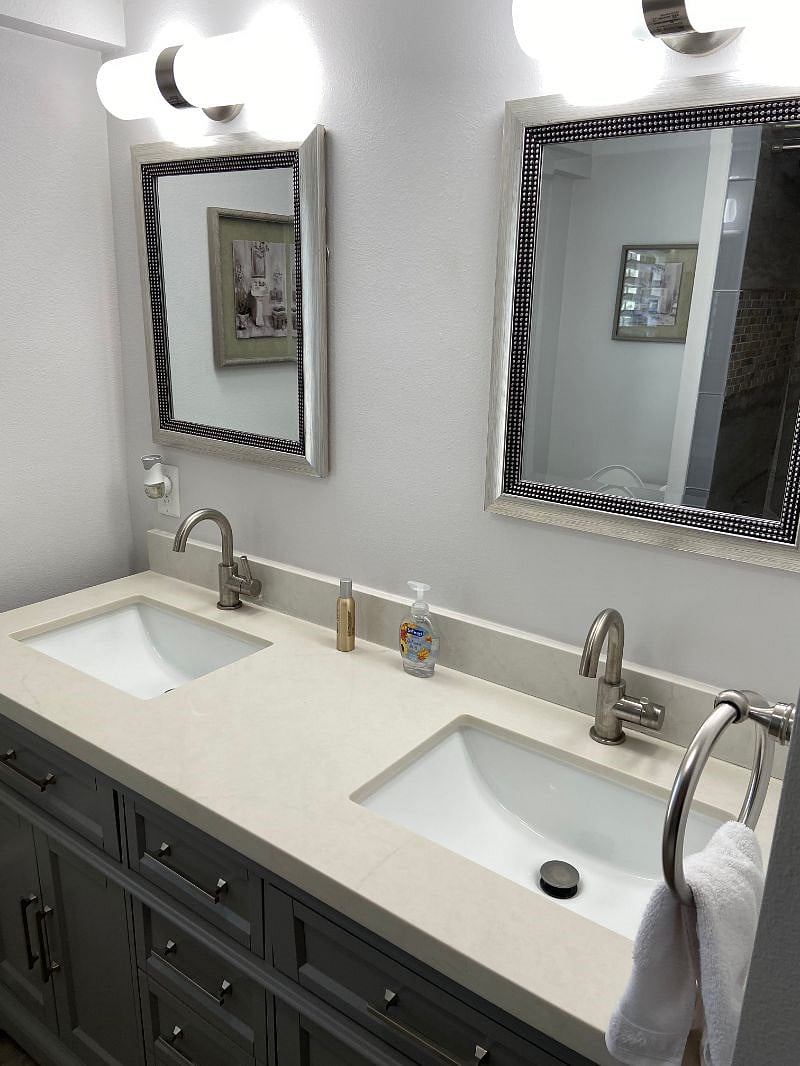 Full bath 2 double vanity