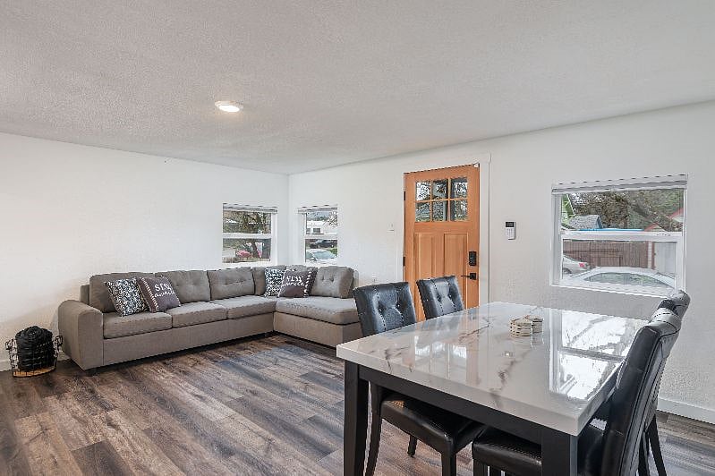 Furnished Finder property 354898_1 photo 7