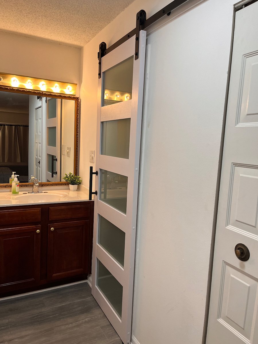 Beautiful barn door!