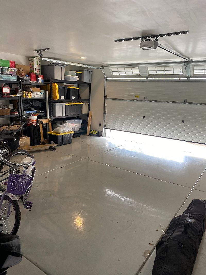 your own garage parking space. (area will be cleared before renting) 