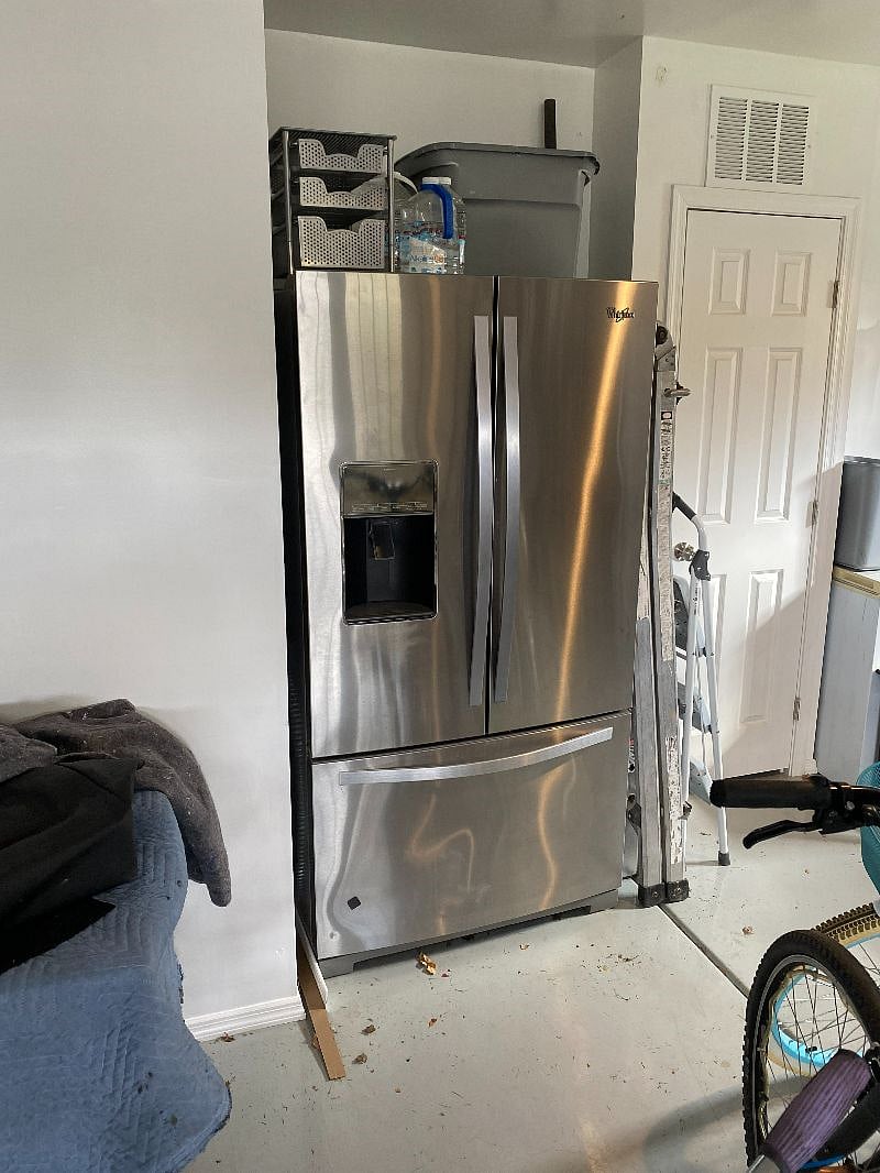 2nd garage frig and additional freezer 
