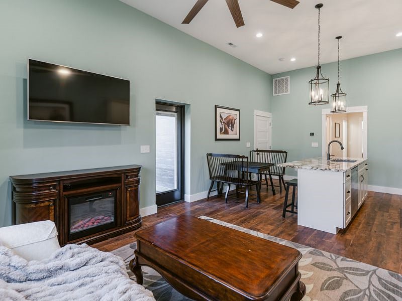 Furnished Finder property 355111_1 photo 4
