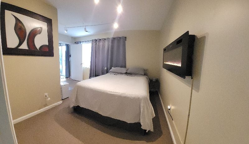 Queen size bed