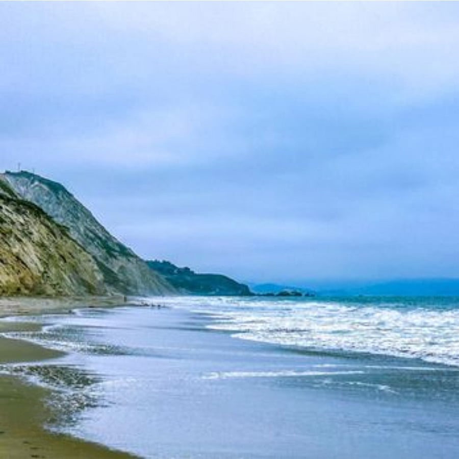 13 minutes drive to the dog friendly Thornton State beach