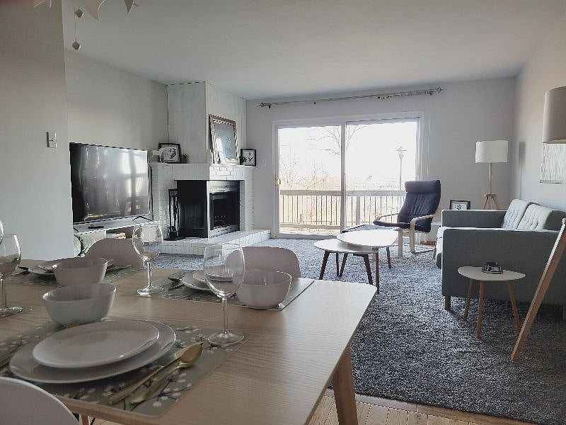 Dining area into living room