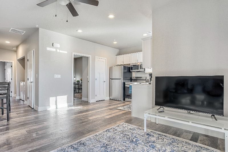 Furnished Finder property 355330_1 photo 6