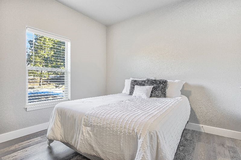 Furnished Finder property 355330_1 photo 24