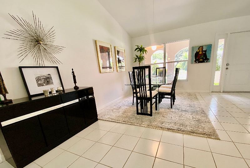 Furnished Finder property 355426_1 photo 3