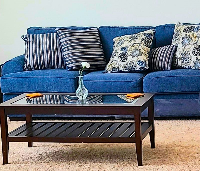 Very comfy couches