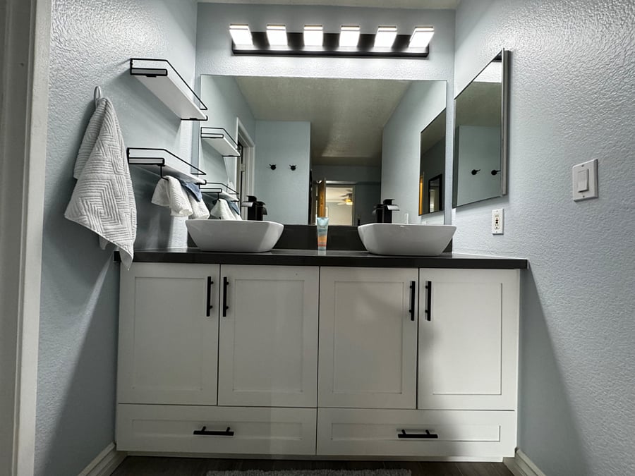 Master suite 1 
Double vanity  