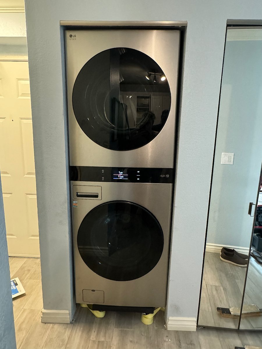 Upgraded quiet washer and dryer in unit 