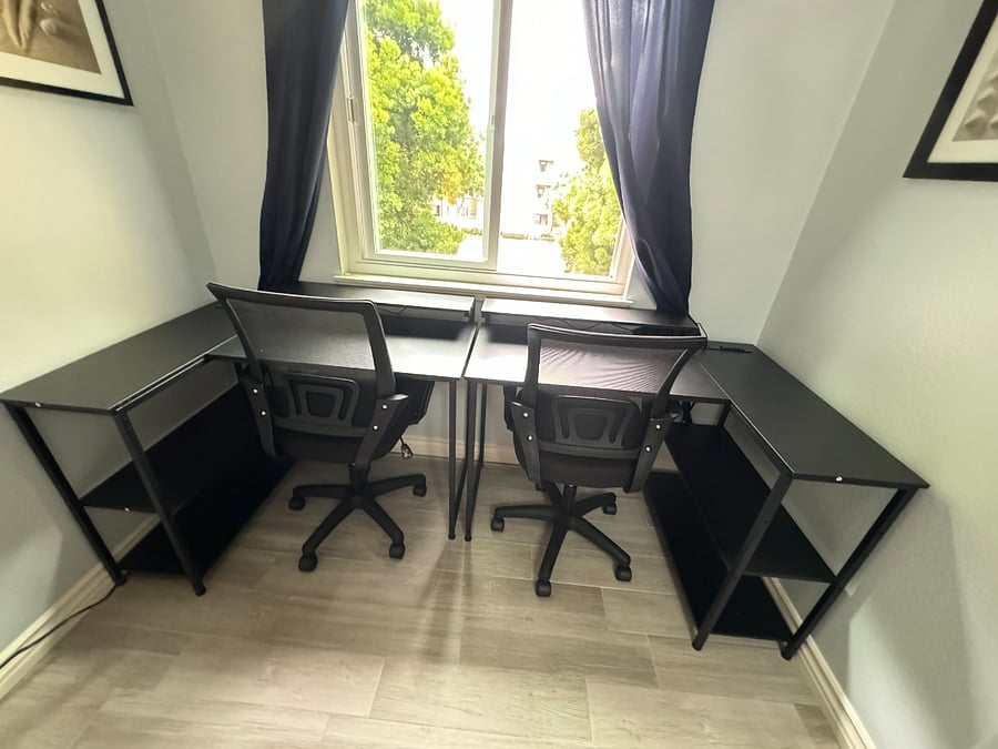**Updated double desk in Master Suite 1 with bunk bed ***