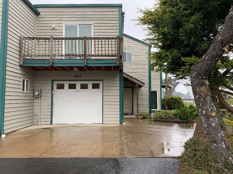 Single car garage with opener. 1 remote and keyless pad for access.