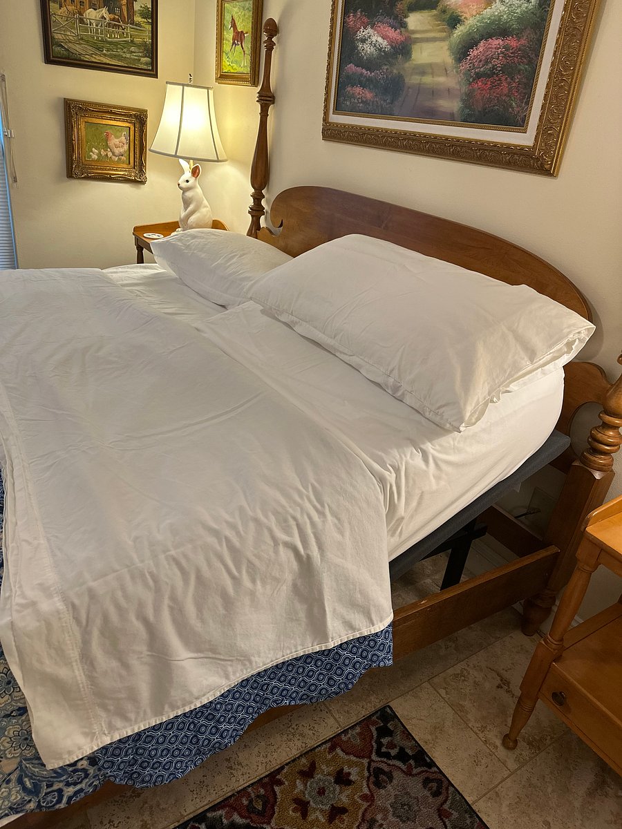 Remote control Adjustable Bed watch TV in bed