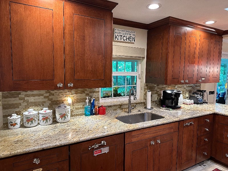 Huge kitchen, dishwasher, lots of dishes and cooking stuff. Cook as much as you want.