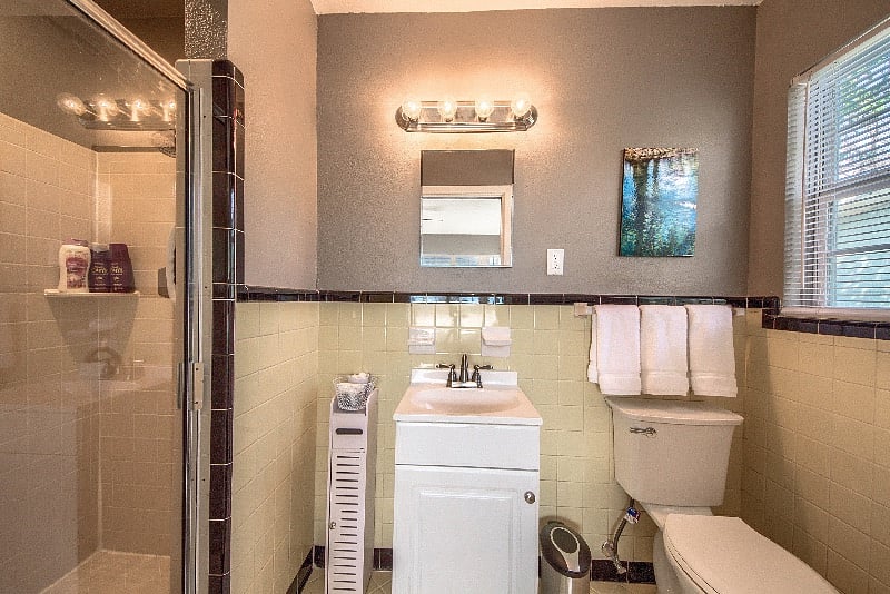 En suite bath