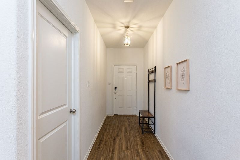 Furnished Finder property 356137_2 photo 35