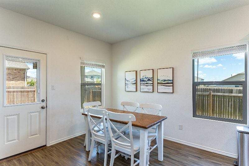 Furnished Finder property 356137_2 photo 7