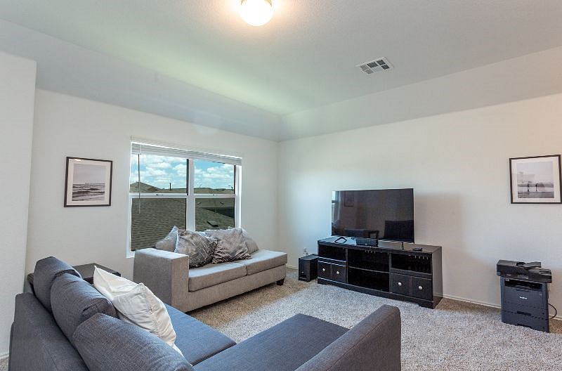 Furnished Finder property 356137_2 photo 9