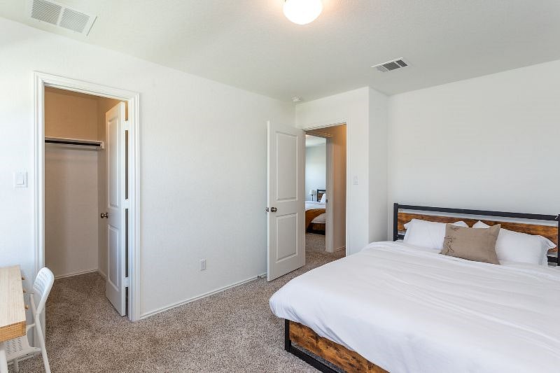Furnished Finder property 356137_2 photo 16