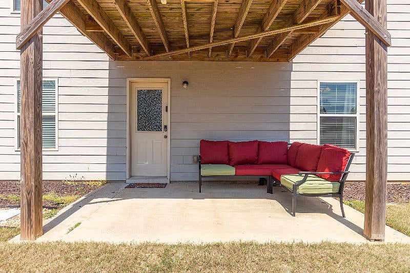 Furnished Finder property 356403_1 photo 18