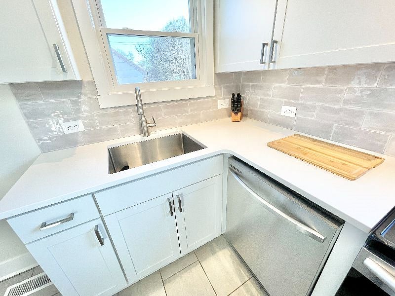 Furnished Finder property 356423_1 photo 3