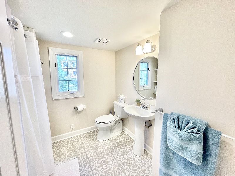 Furnished Finder property 356423_1 photo 33