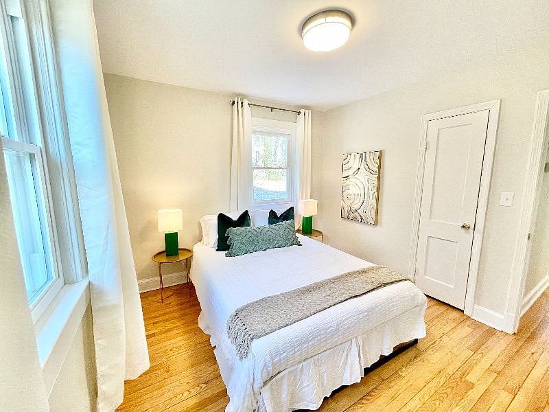 Furnished Finder property 356423_1 photo 12