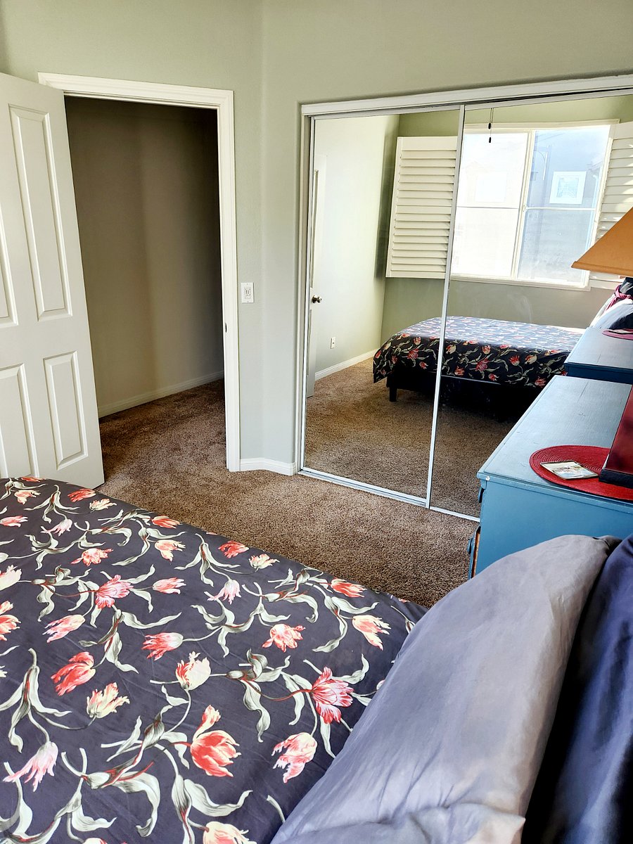 2nd bedroom upstairs: plenty of closet space as well as dresser drawers