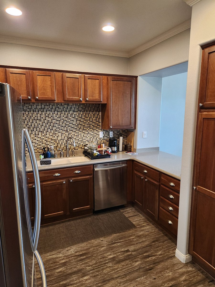 Kitchen pass through to living/dining room