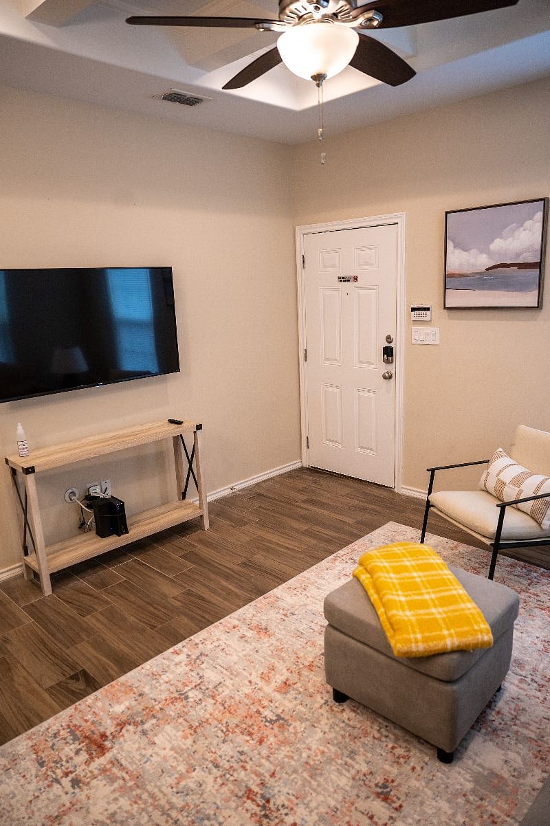 Entry to spacious living room.