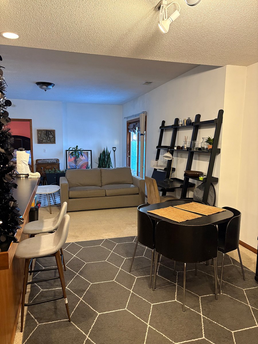 Sitting Area / Office