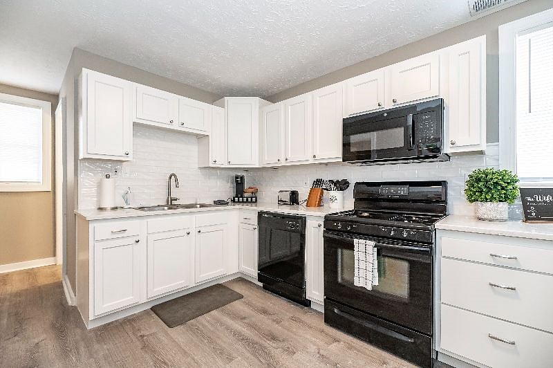 Furnished Finder property 356854_1 photo 17