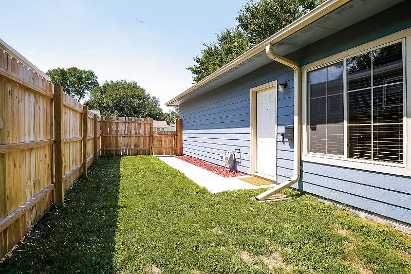 Furnished Finder property 357399_1 photo 16