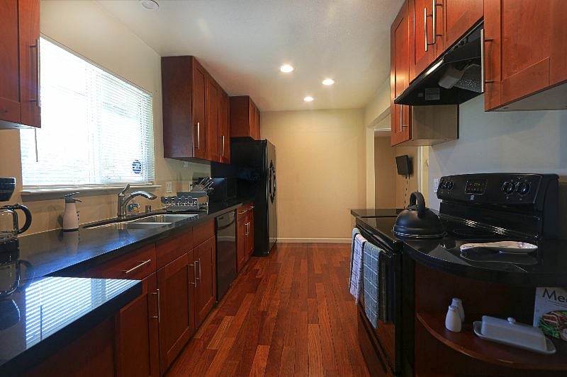 Furnished Finder property 357449_1 photo 17
