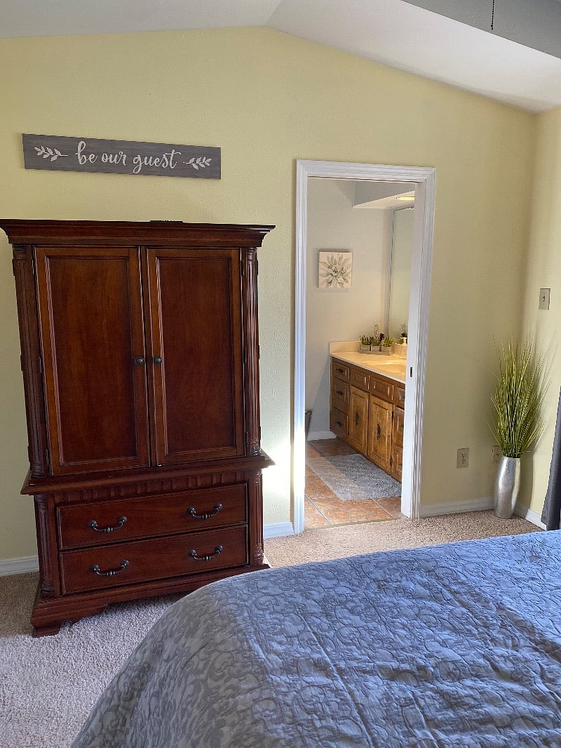 MASTER BEDROOM