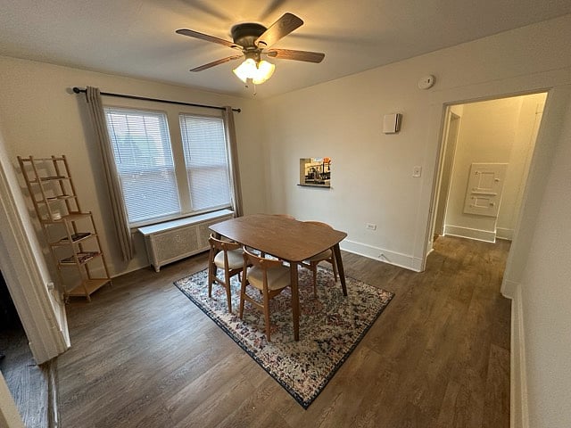 Spacious Dining room, seating for 4