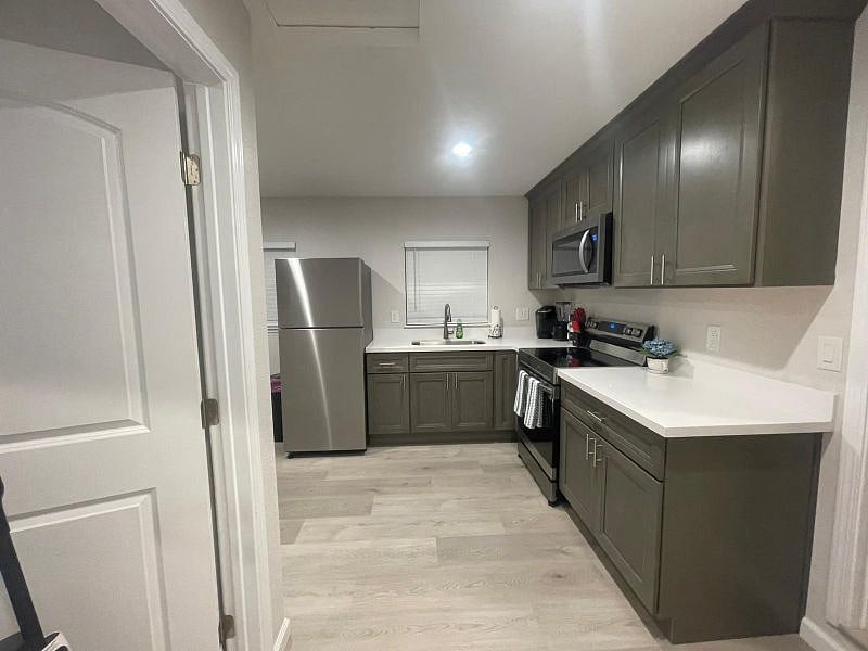 Furnished Finder property 357689_2 photo 6