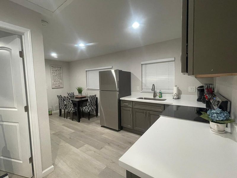 Furnished Finder property 357689_2 photo 8