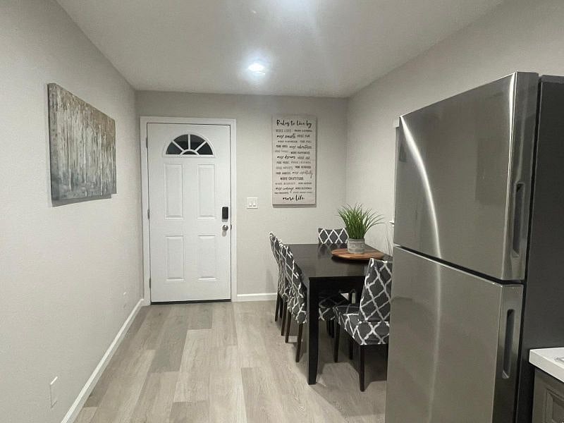 Furnished Finder property 357689_2 photo 7
