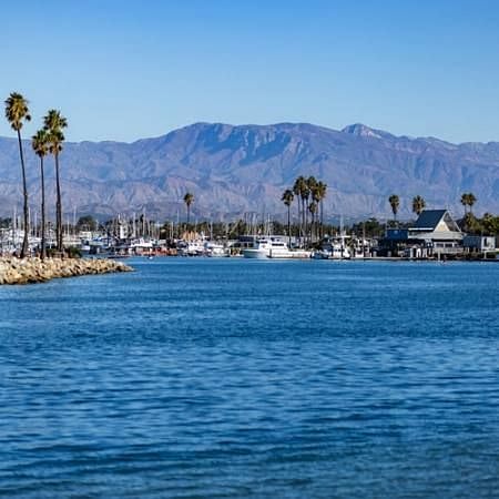 Ventura Harbor (15 minutes away). Fresh Seafood market every Saturday morning. Many cute waterfront restaurants and shops.