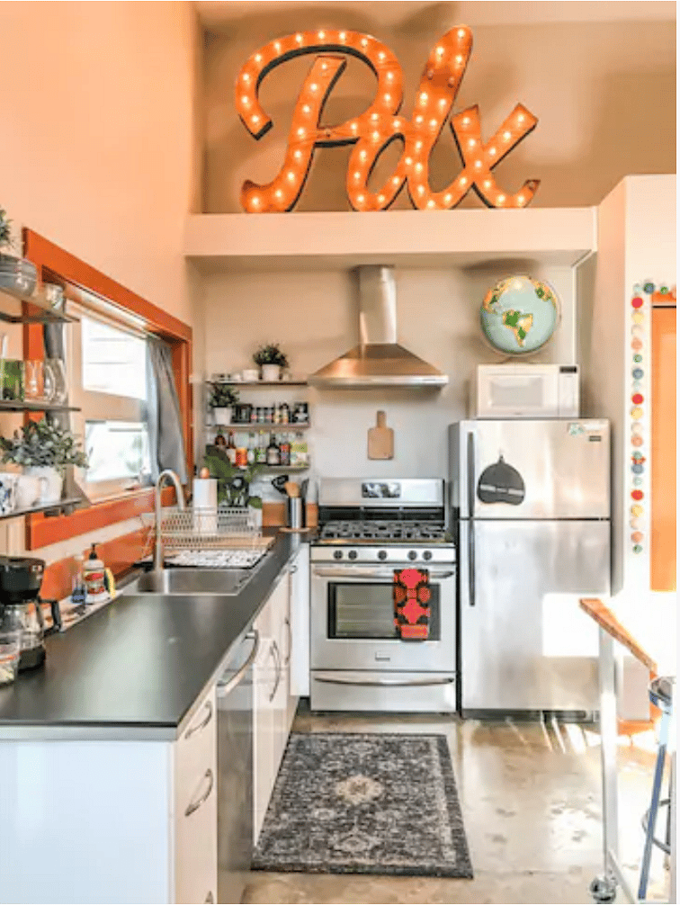 Full Kitchen