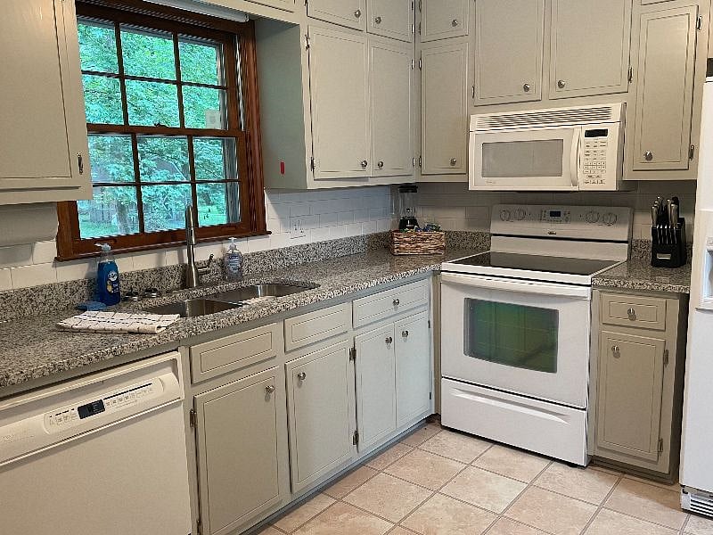 Furnished Finder property 357861_1 photo 7