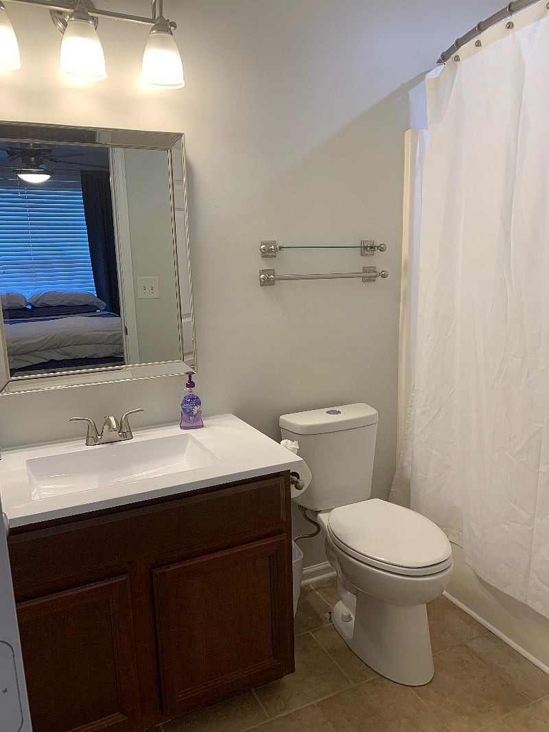 3rd Floor guest full bathroom 