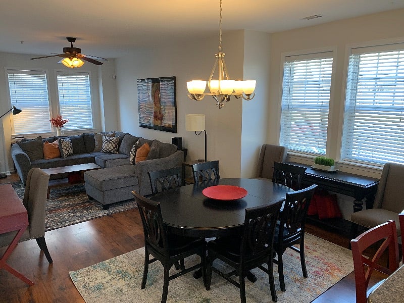 Back into the main living/dining space